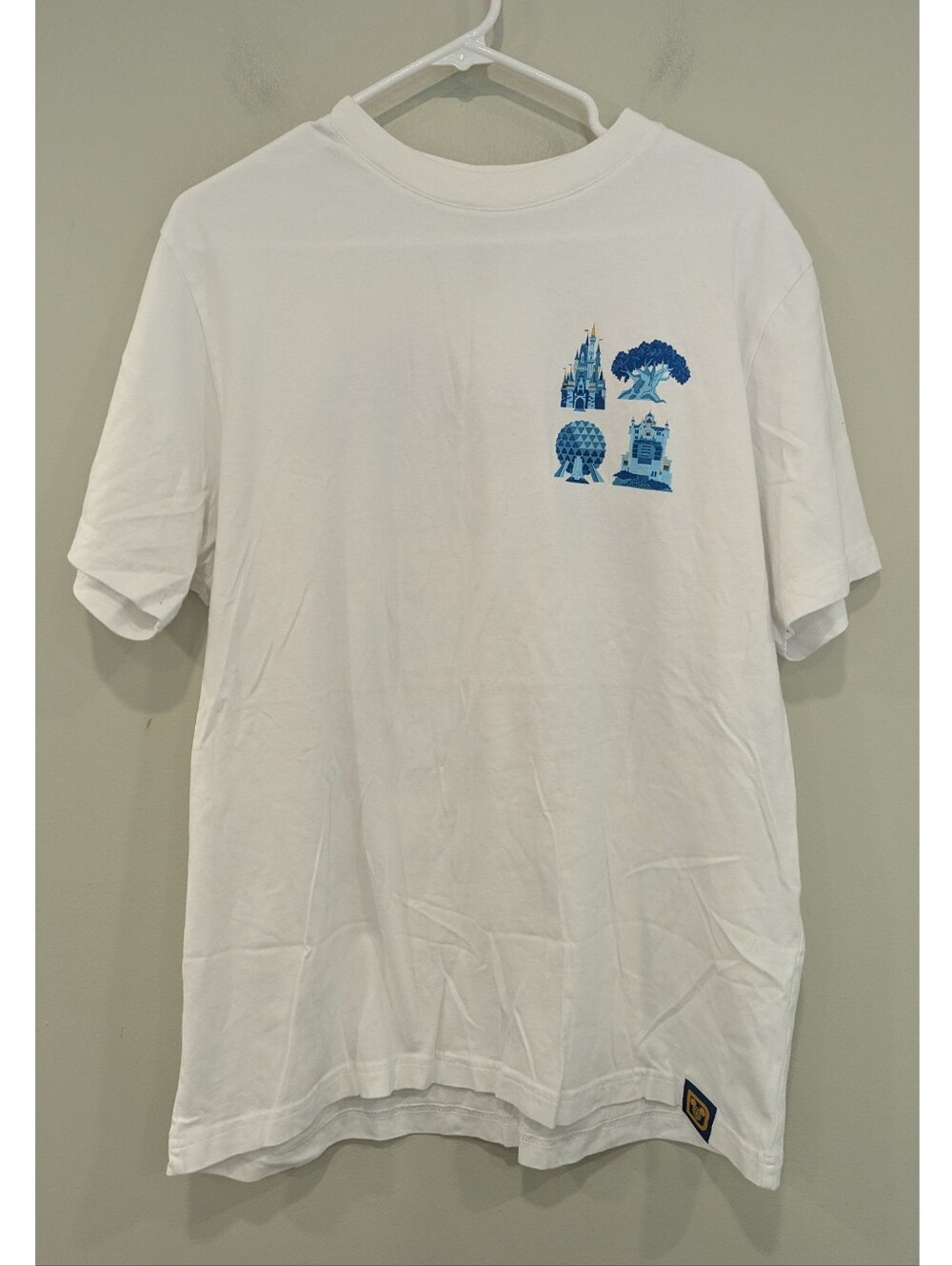 Disney Walt Disney World Icons Short Sleeve T-shirt Size Large